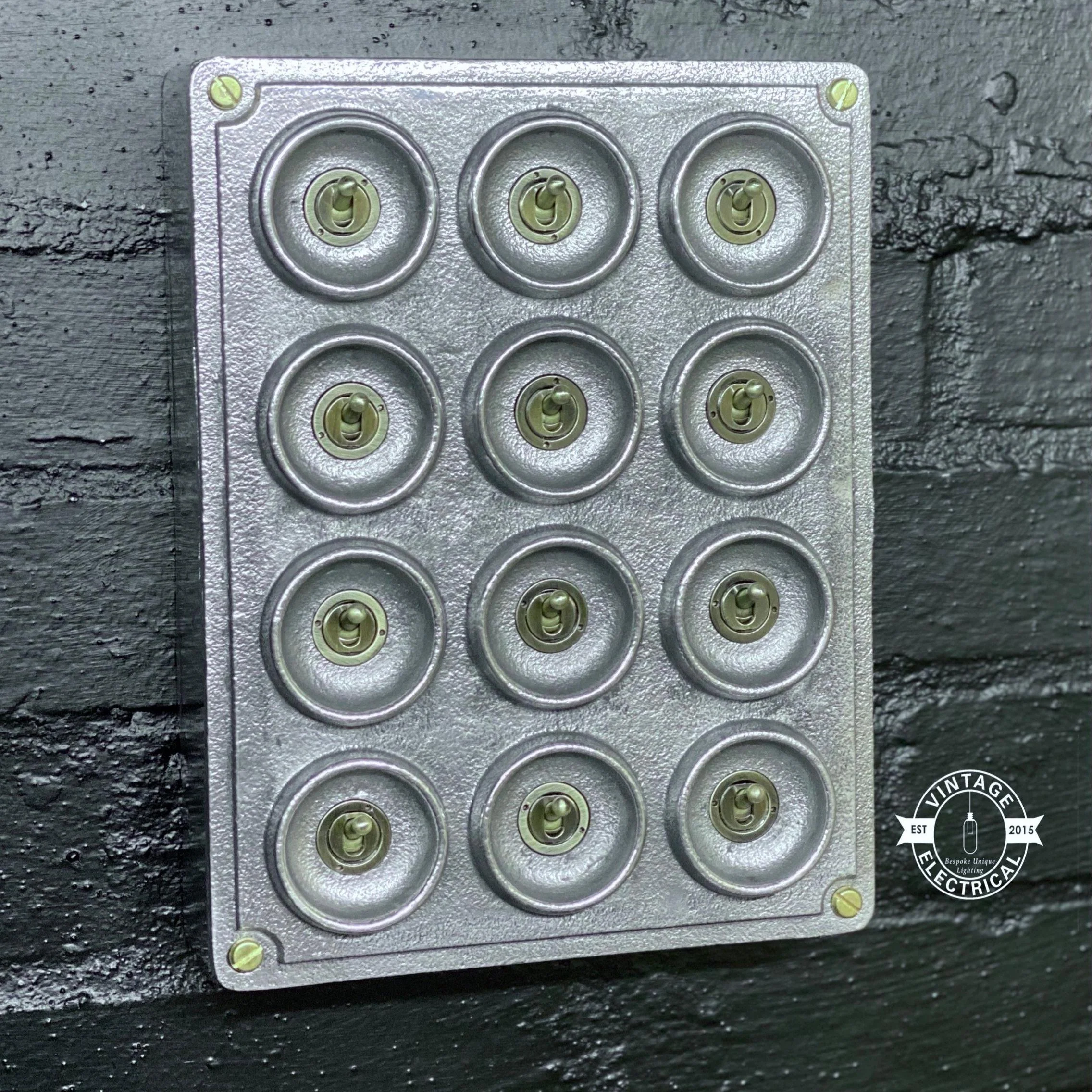 12 Gang 2 Way Cast Aluminium Industrial Toggle Switch Light Panel - Image 5