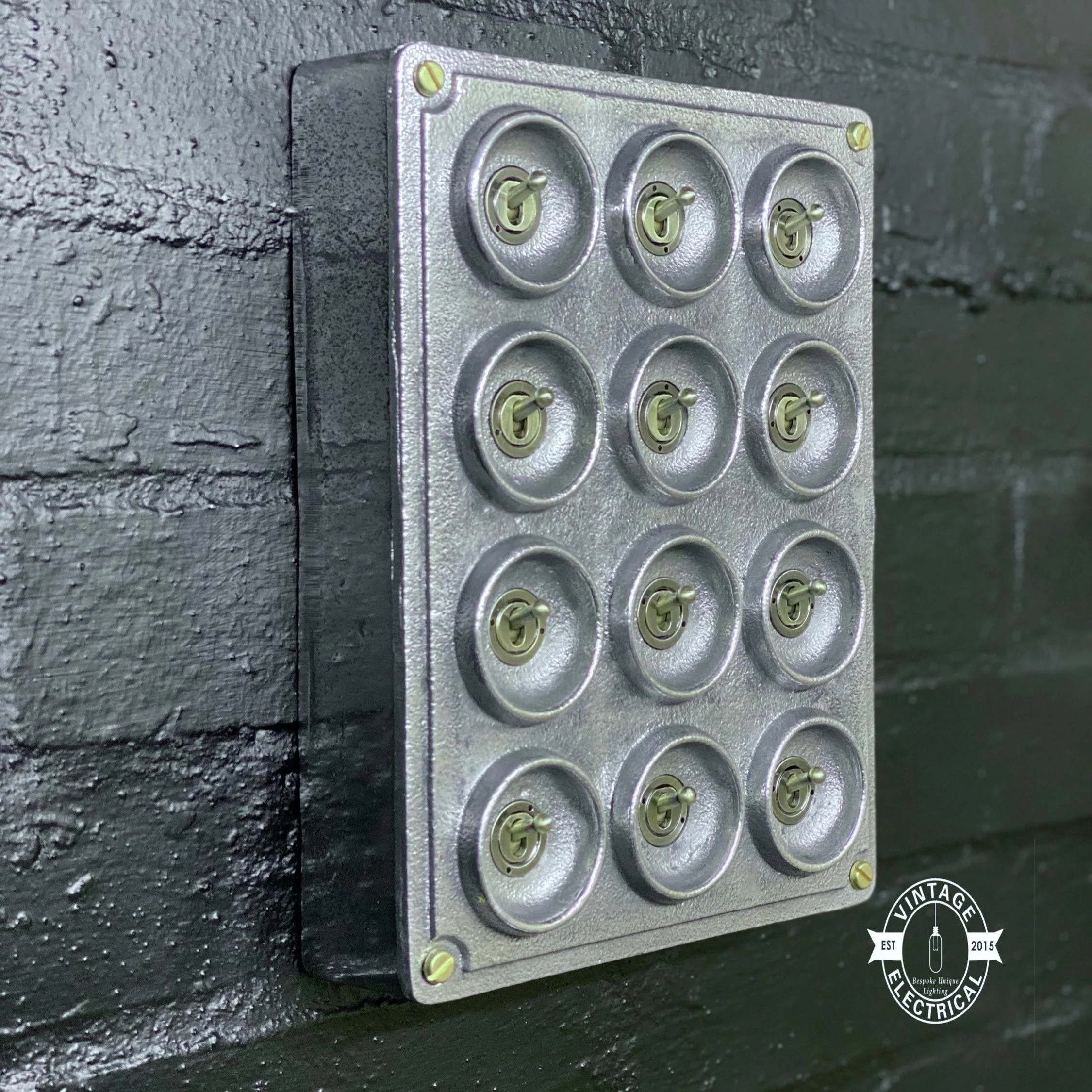 12 Gang 2 Way Cast Aluminium Industrial Toggle Switch Light Panel - Image 6