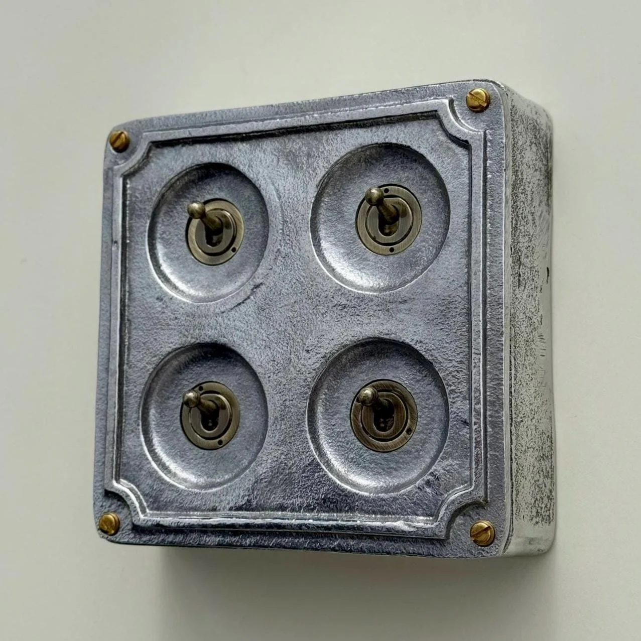 4 Gang 2 Way Solid Cast Metal Surface Mounting Conduit Light Switch Industrial - Image 3