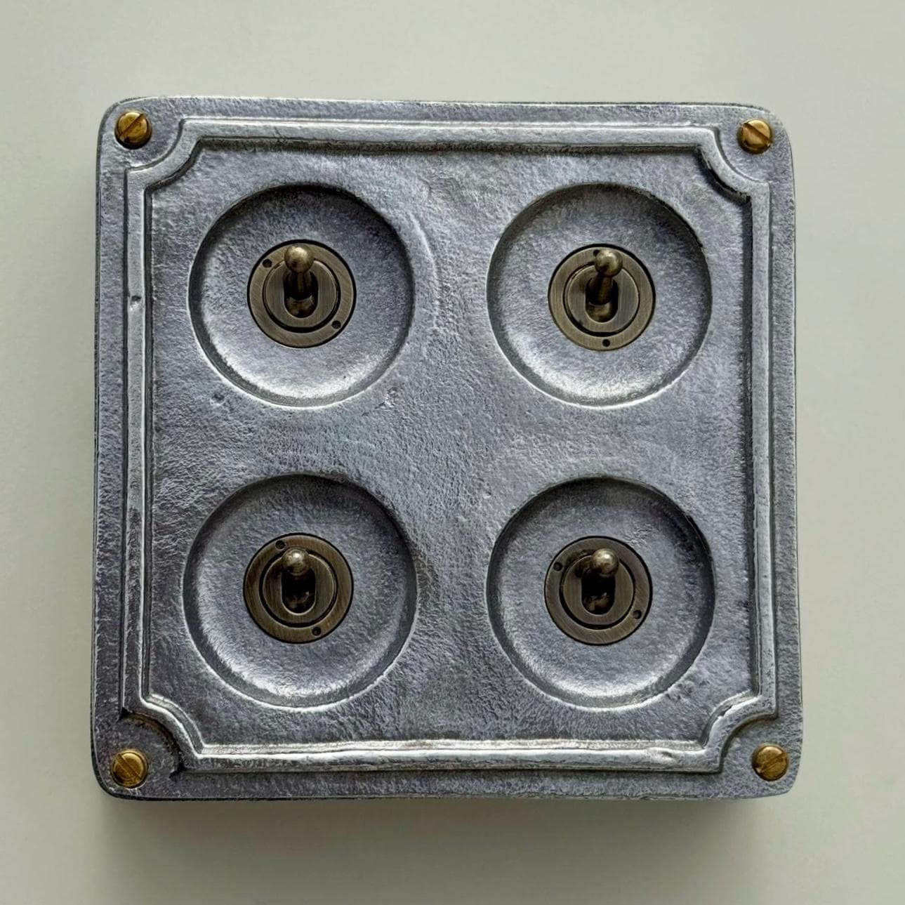 4 Gang 2 Way Solid Cast Metal Surface Mounting Conduit Light Switch Industrial - Image 5