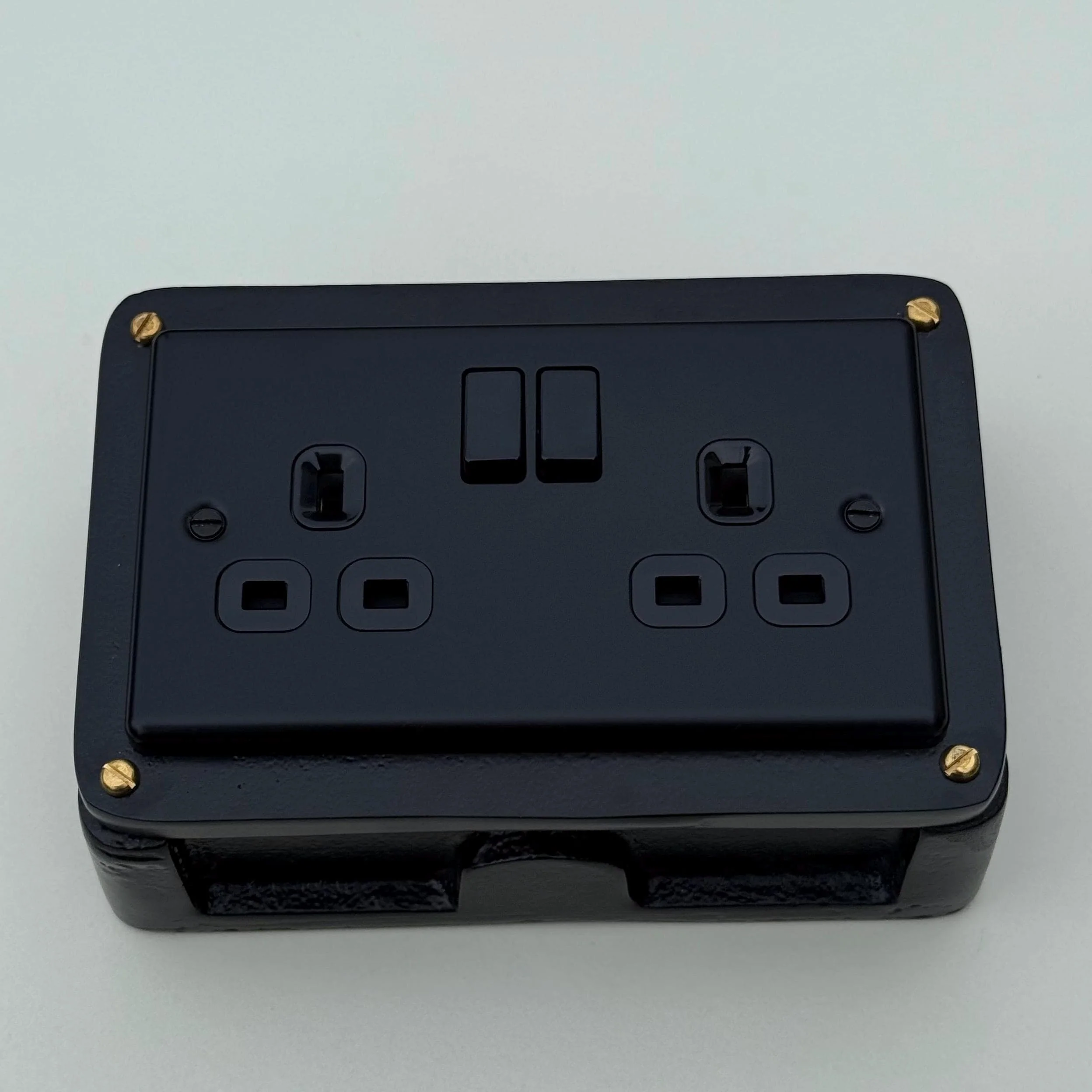 Matt Black Double Switched Solid Cast Metal Conduit 2-Gang Socket + 2.4A 12W 2 Outlet Type A & C USB Charger - Image 7