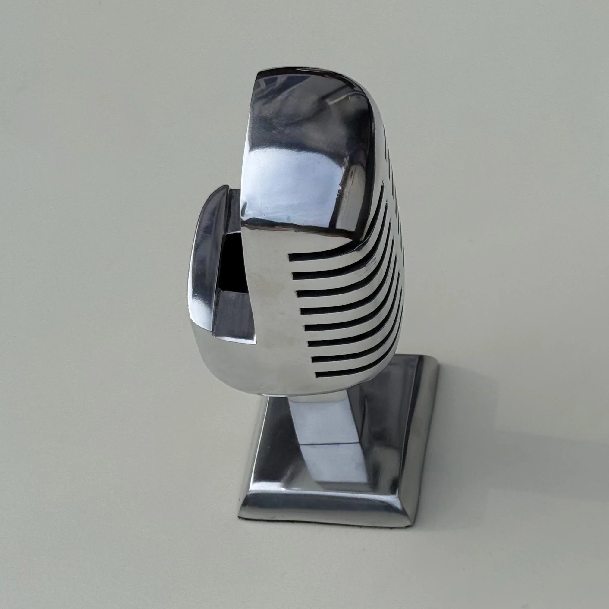 Maxlume - Vintage Microphone iPhone Mobile Phone Holder Retro Mic - Image 4