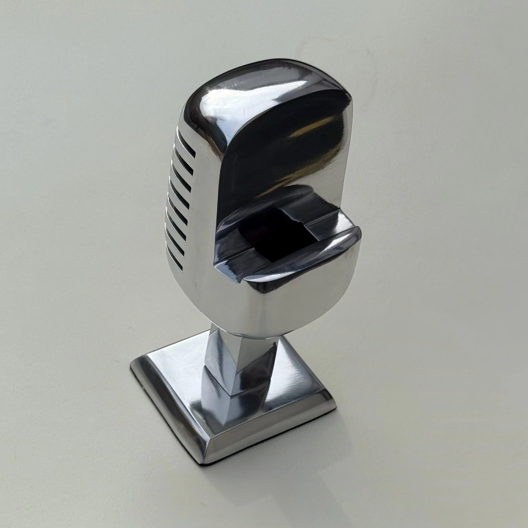 Maxlume - Vintage Microphone iPhone Mobile Phone Holder Retro Mic - Image 5