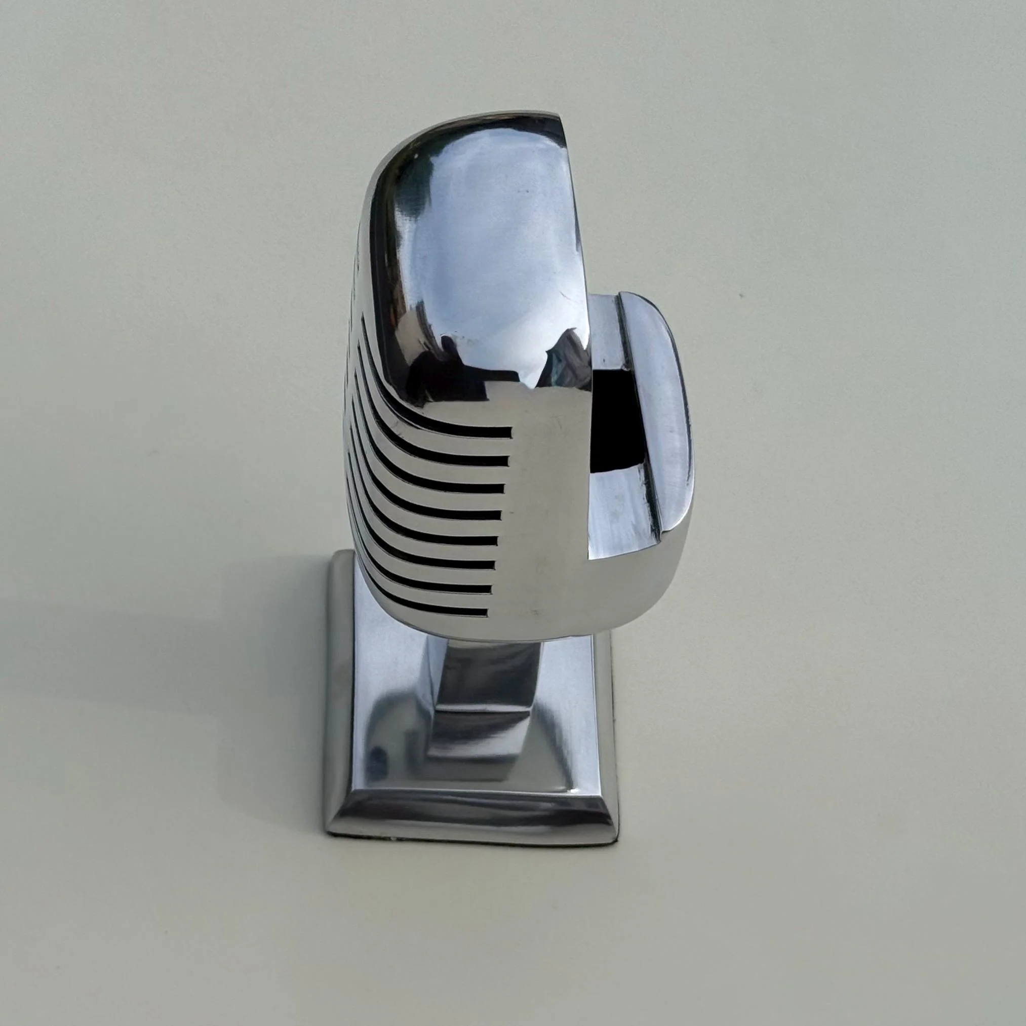 Maxlume - Vintage Microphone iPhone Mobile Phone Holder Retro Mic - Image 8