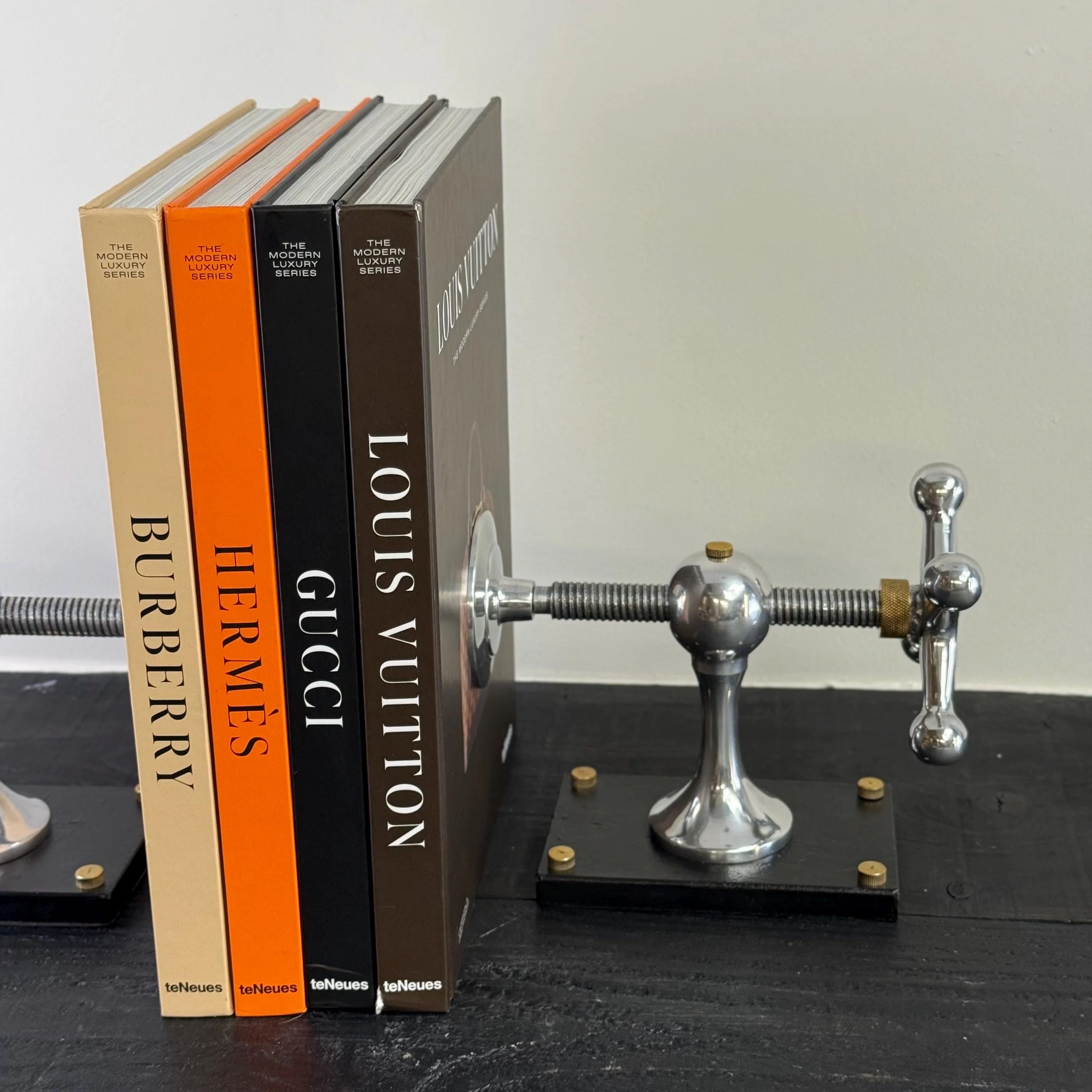 Windlass Bookend Retro Book DVD Organizer - Image 6