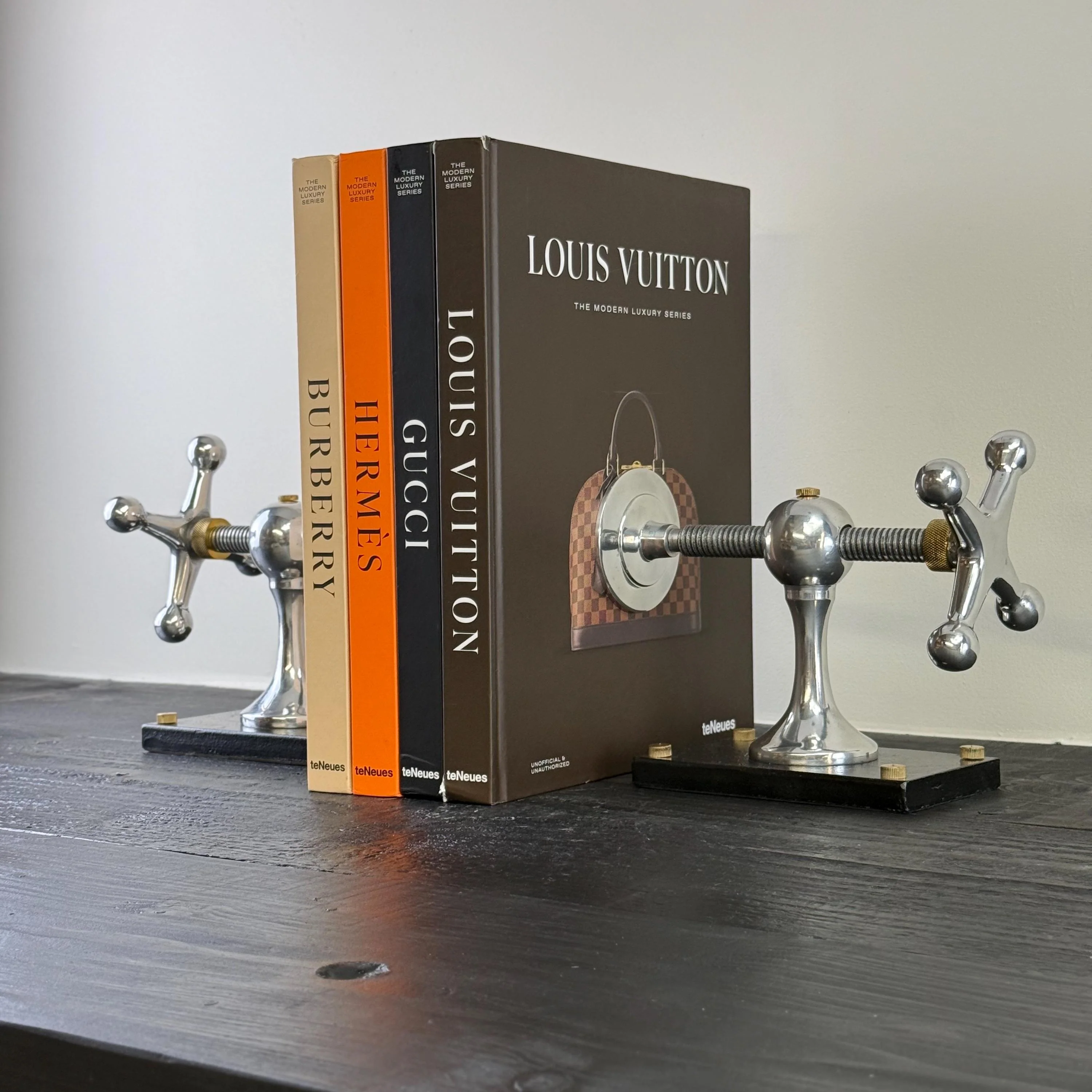 Windlass Bookend Retro Book DVD Organizer - Image 7