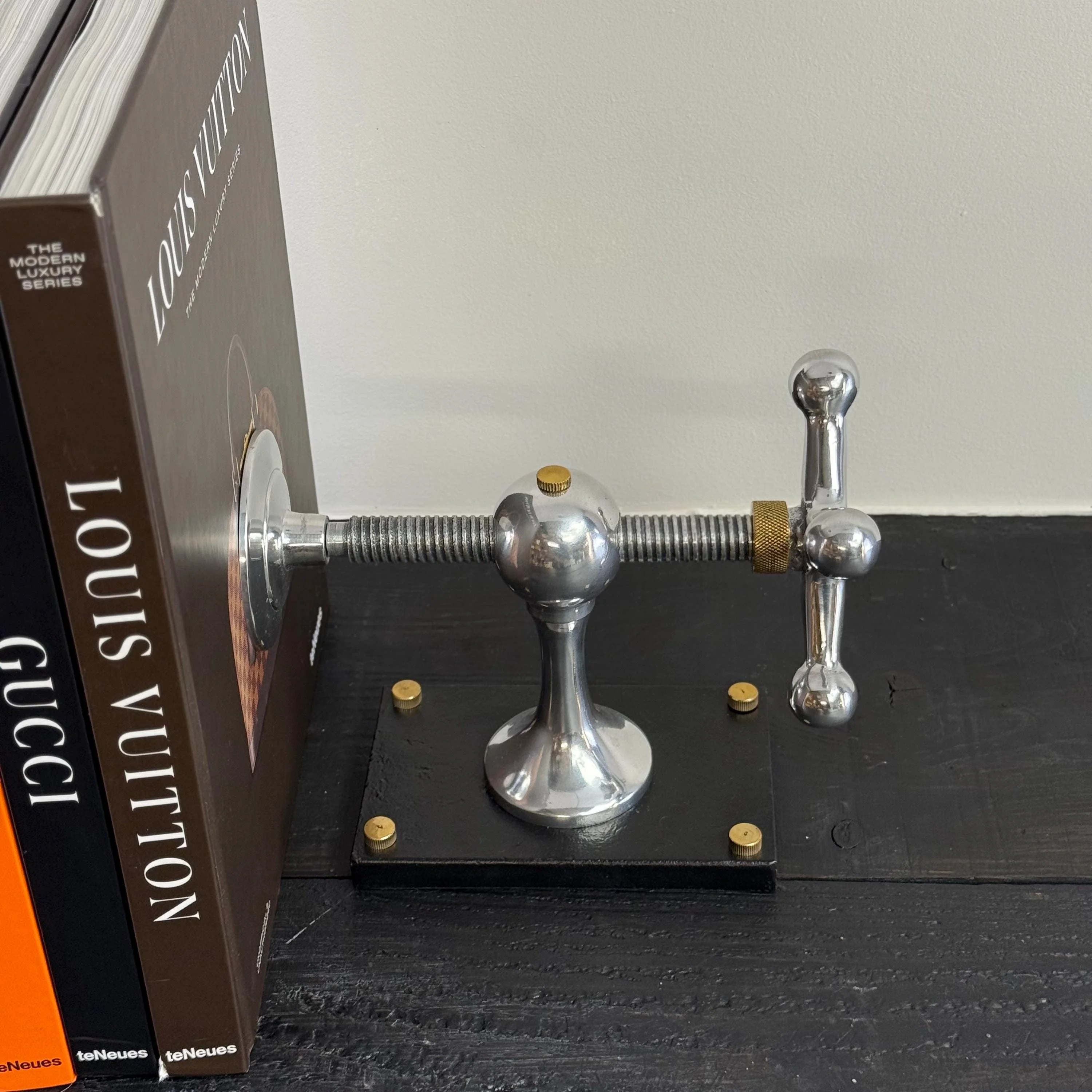 Windlass Bookend Retro Book DVD Organizer - Image 8