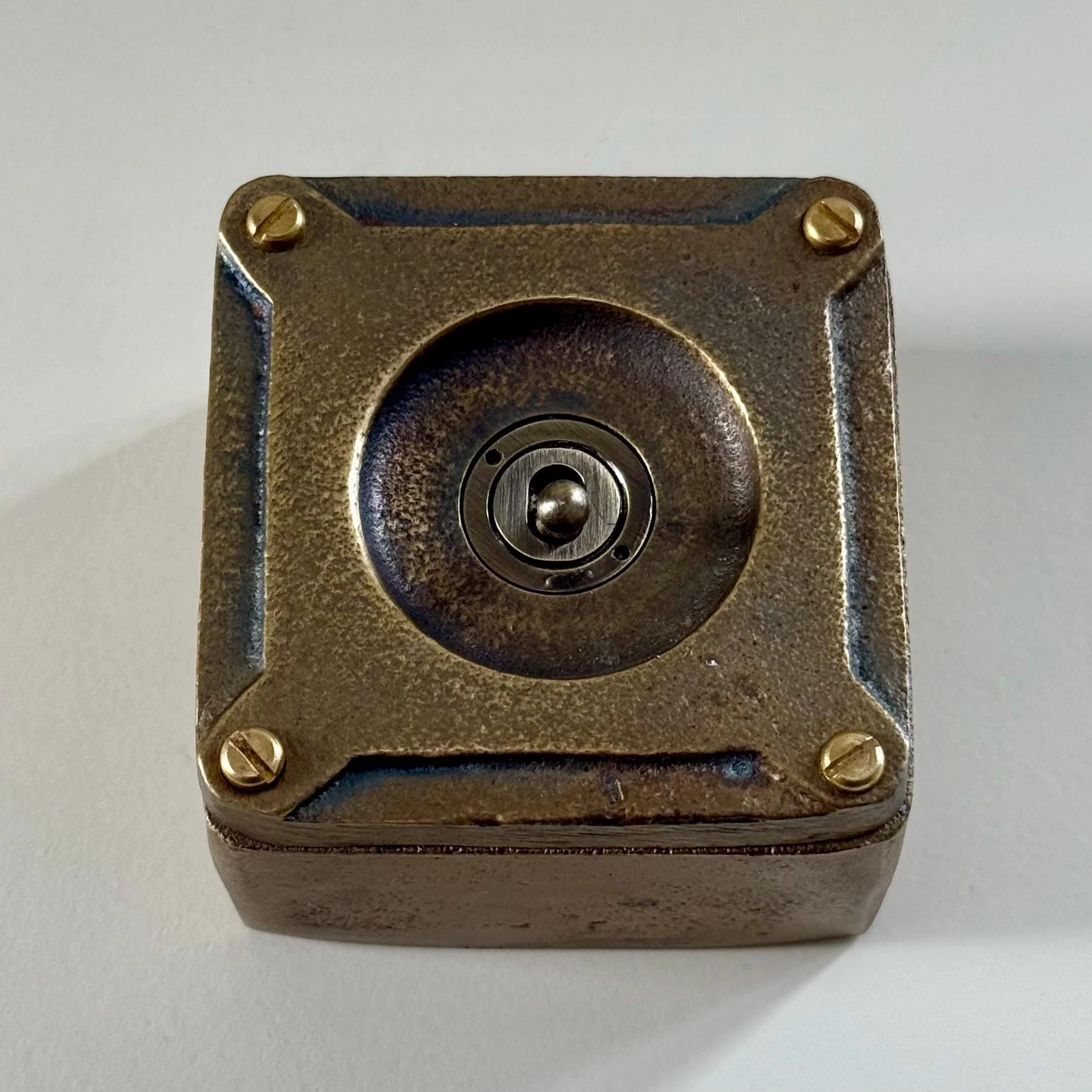 Single Gang Bronze Solid Cast Metal Surface Mounting Light Switch Industrial 2 Way - BS EN Approved Vintage Britmac Style - Image 3