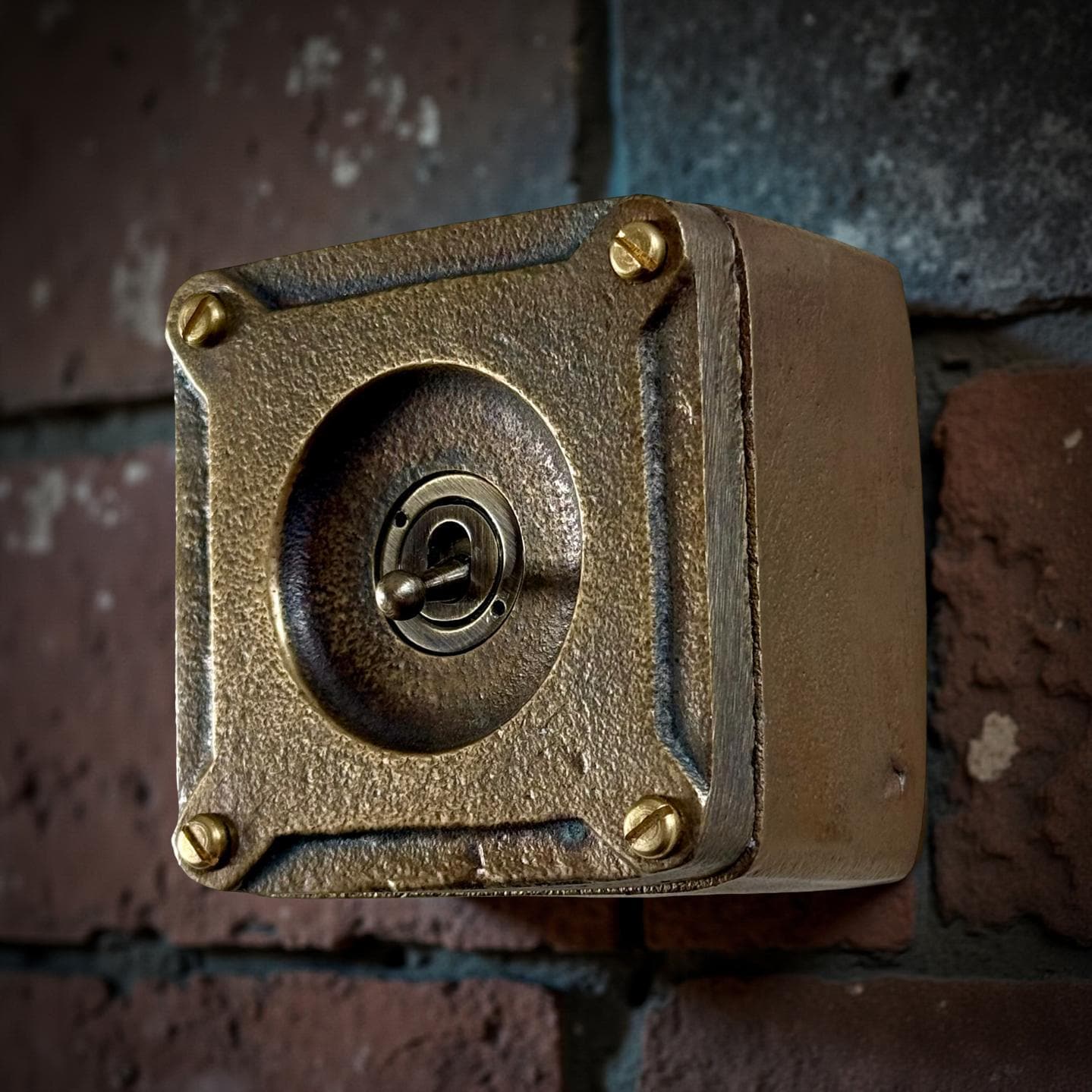 Single Gang Bronze Solid Cast Metal Surface Mounting Light Switch Industrial 2 Way - BS EN Approved Vintage Britmac Style - Image 8