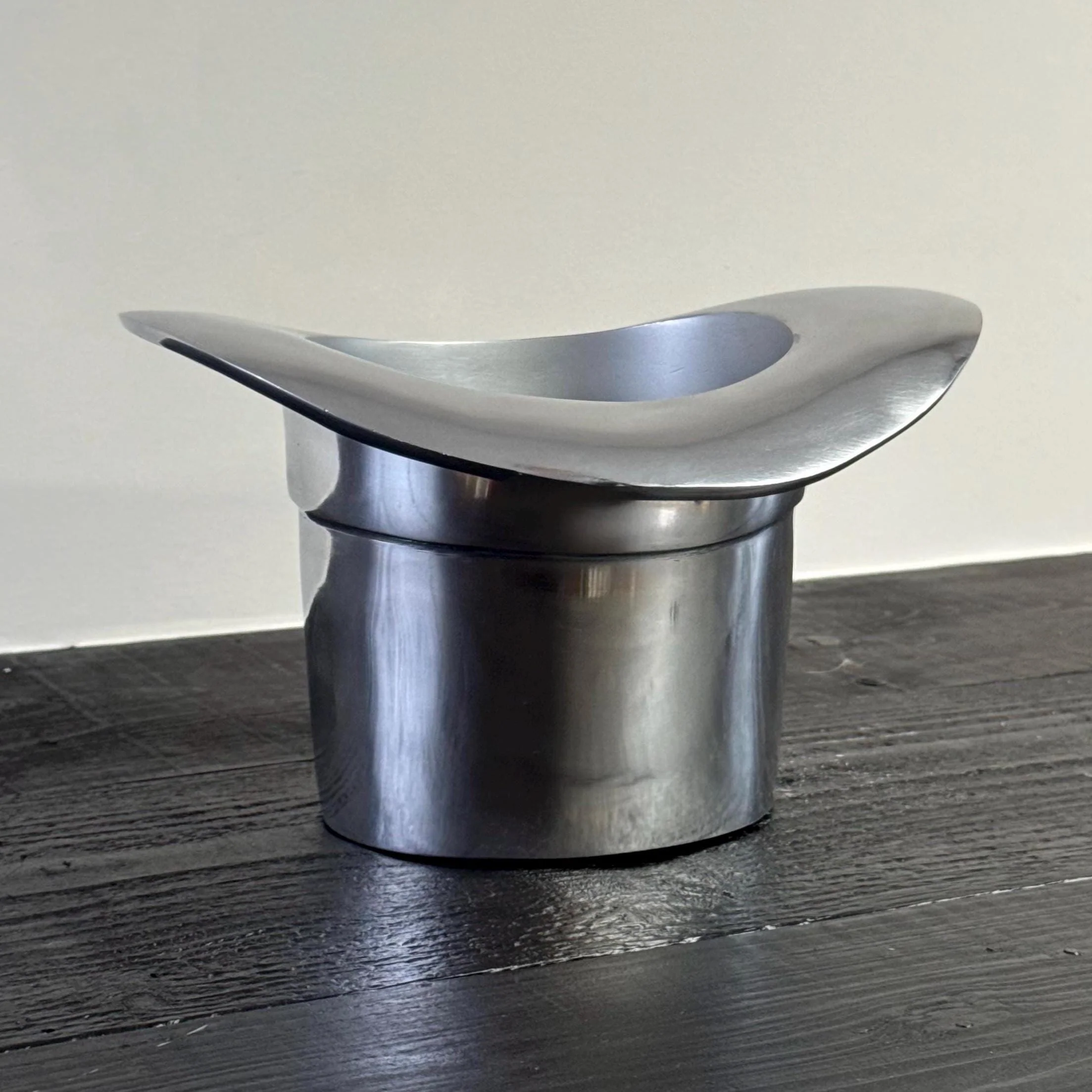 Top Hat ~ Solid Cast Champagne Ice Bucket - Wine Cooler - Image 4