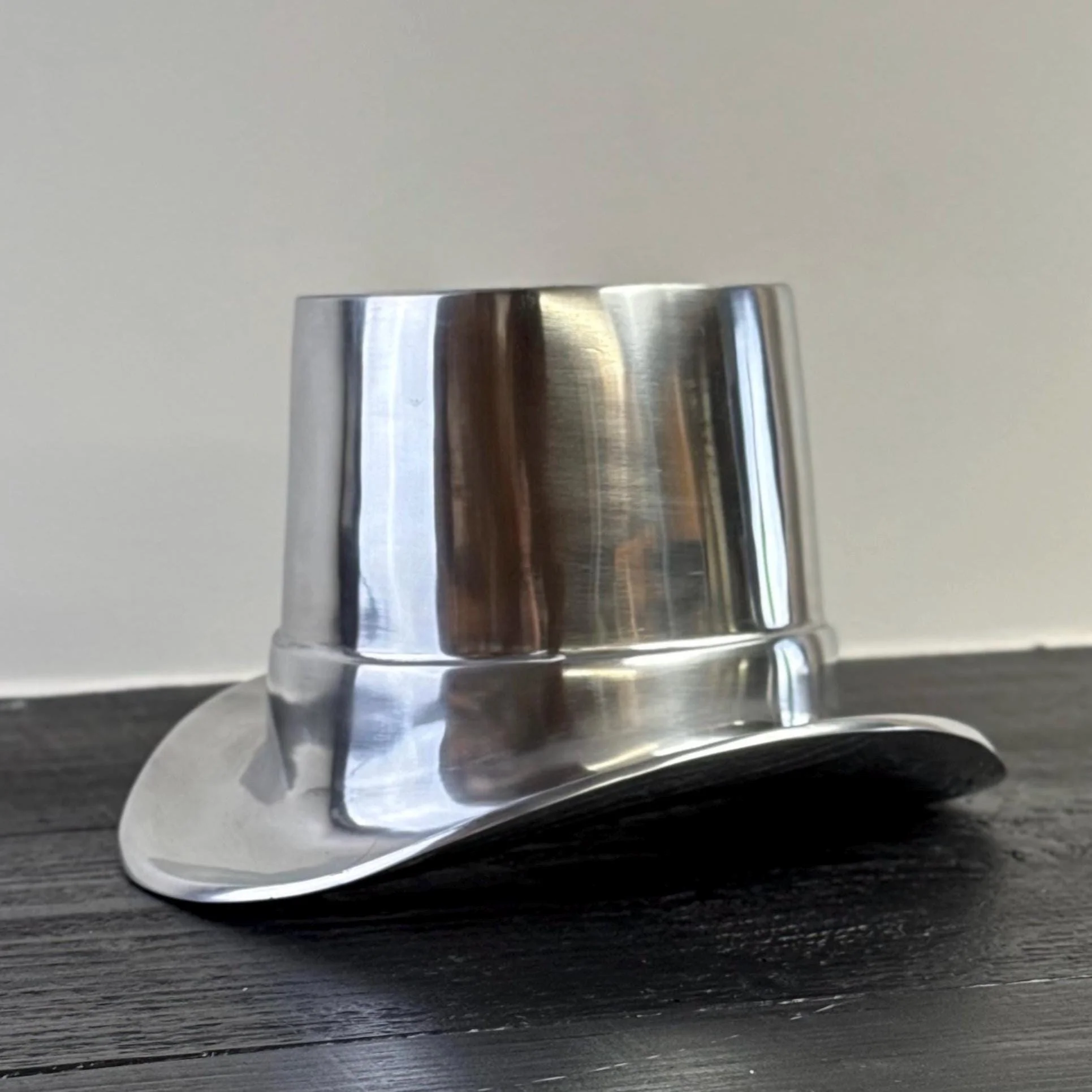 Top Hat ~ Solid Cast Champagne Ice Bucket - Wine Cooler - Image 6